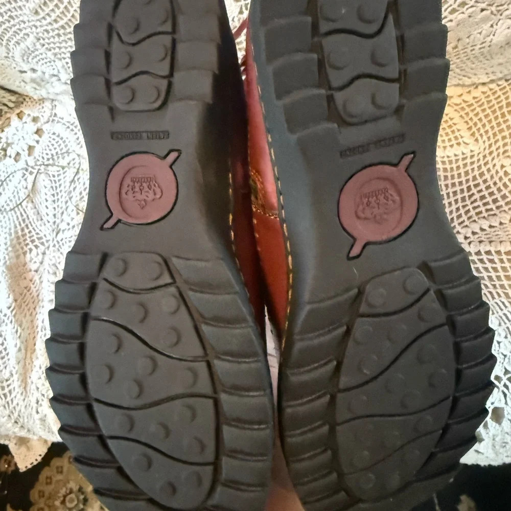 Born Red Fringed Leather Moccasins - Picture 6 of 10